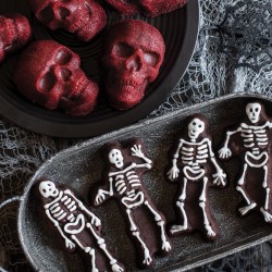 Forma Spooky Skeleton Cakelet Pan Nordic Ware