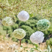 Conj. 5 Pompons Brancos e Verde Sálvia