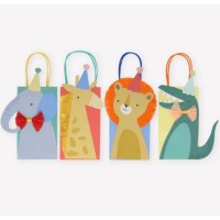 Sacos de Ofertas e Doces Desfile de Animais