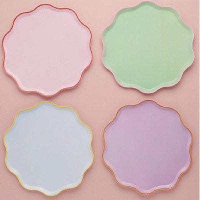 Pratos Multicoloridos Ondulados 